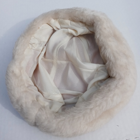 VINTAGE FAUX FUR HAT - Picture 2 of 4